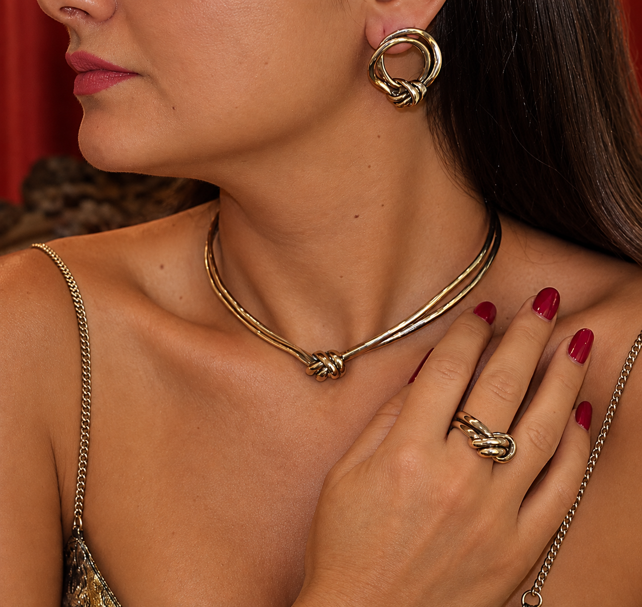 Collana girocollo doppio nodo sottile brone